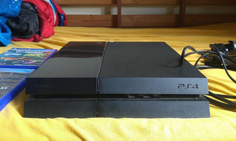 Vendo Ps4 2 Contoles...