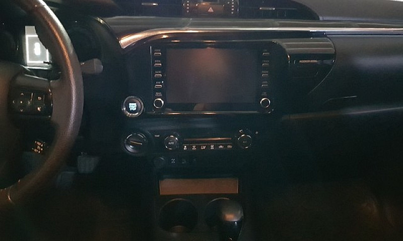Toyota Hilux 2.8 Srx...