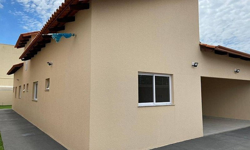 Casa Com 3 Quartos E...
