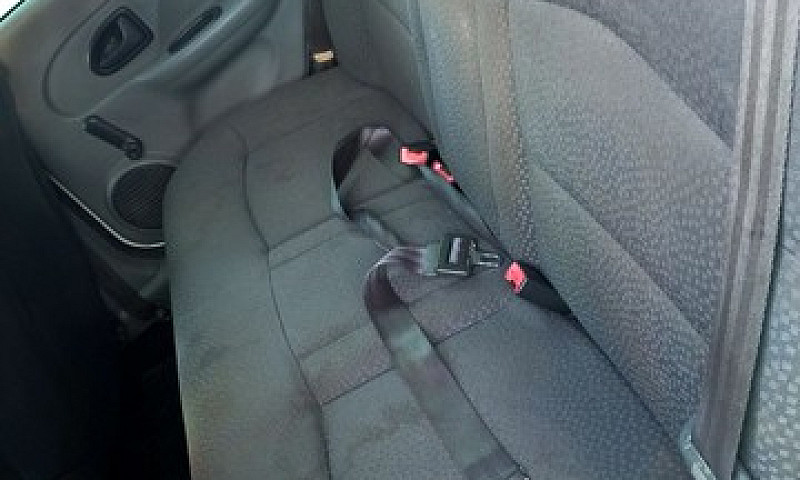 Renault Clio 1.6...