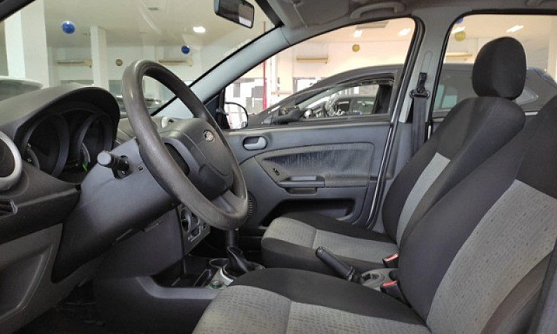 Fiesta 1.6 Sedan 8V ...