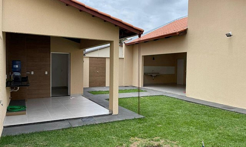 Casa Com 3 Quartos E...