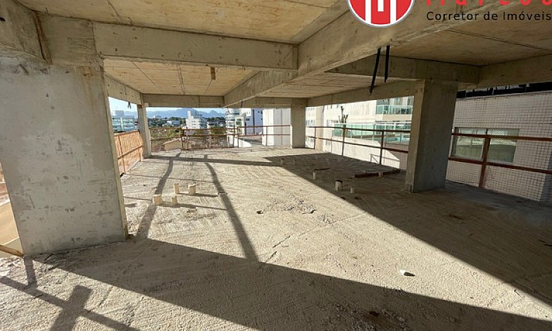 Apartamento De 4 Suí...