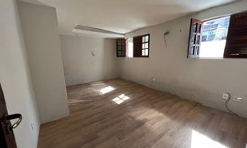 Alugo Casa Para Fins...
