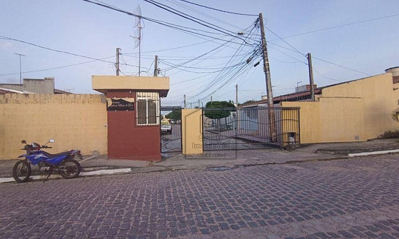 Casa Com 3 Dormitóri...