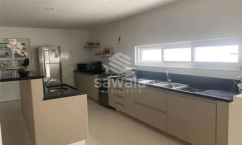Casa À Venda Com 180...