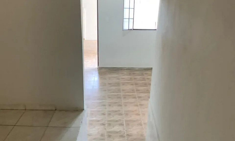 Aluga Se Casa...