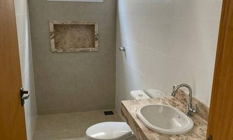 Casa Com 3 Quartos E...