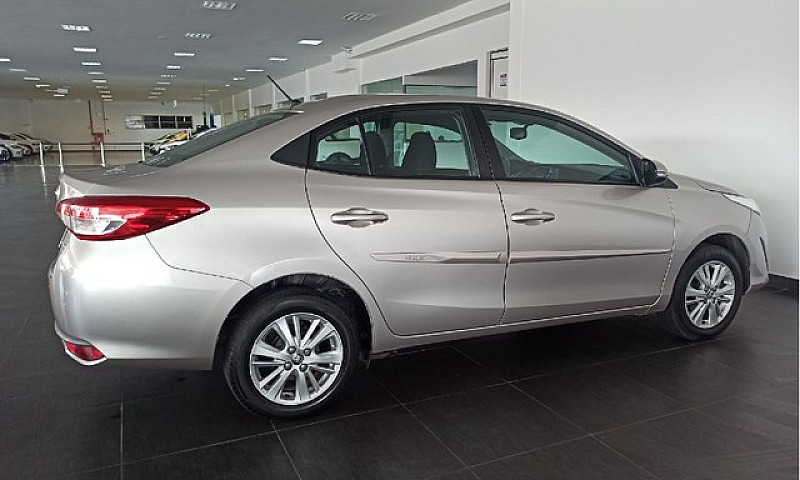 Toyota Yaris 1.5 16V...