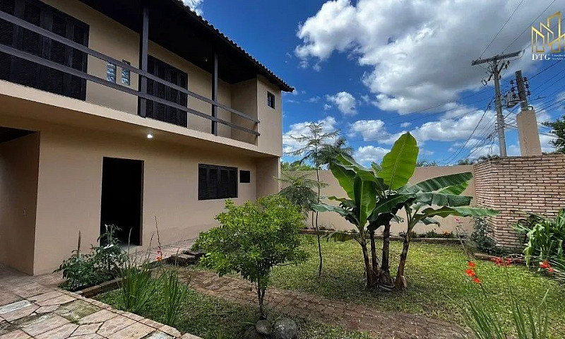 Casa Com 3 Dormitóri...