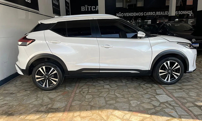 Nissan Kicks Exclusi...