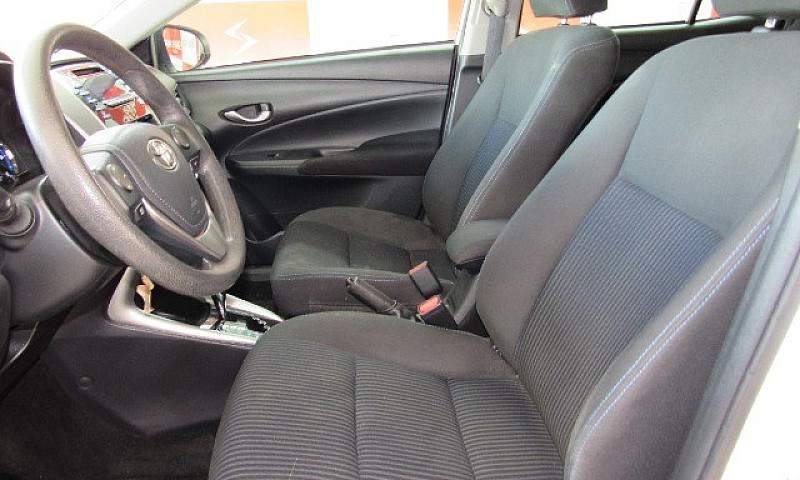 Toyota Yaris Sedan 1...