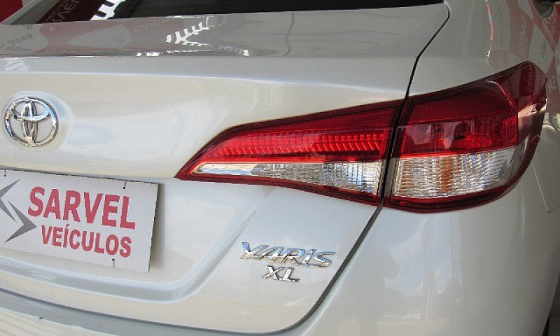Toyota Yaris Sedan 1...