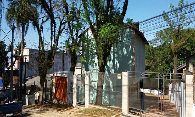 Casa De Condomínio S...