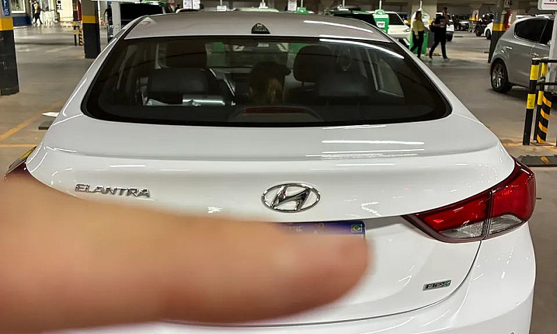 Completão Elantra Gl...