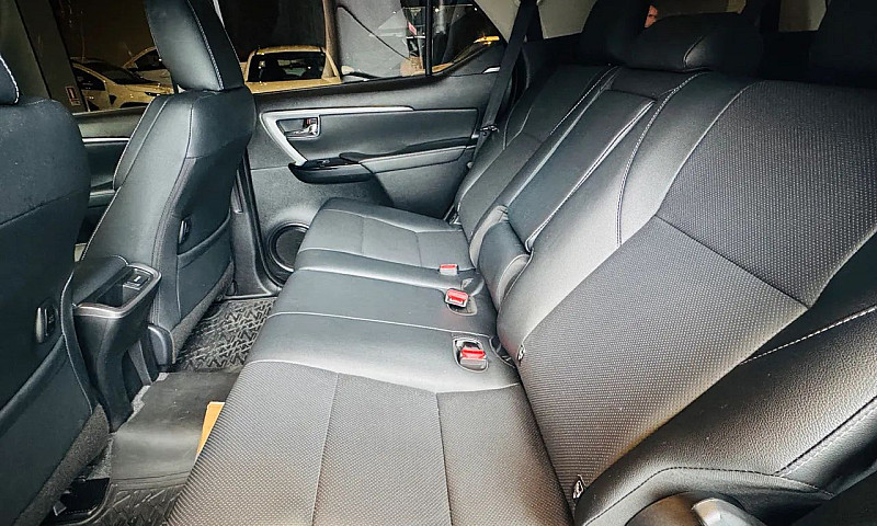 Toyota Hilux Sw4 Srx...