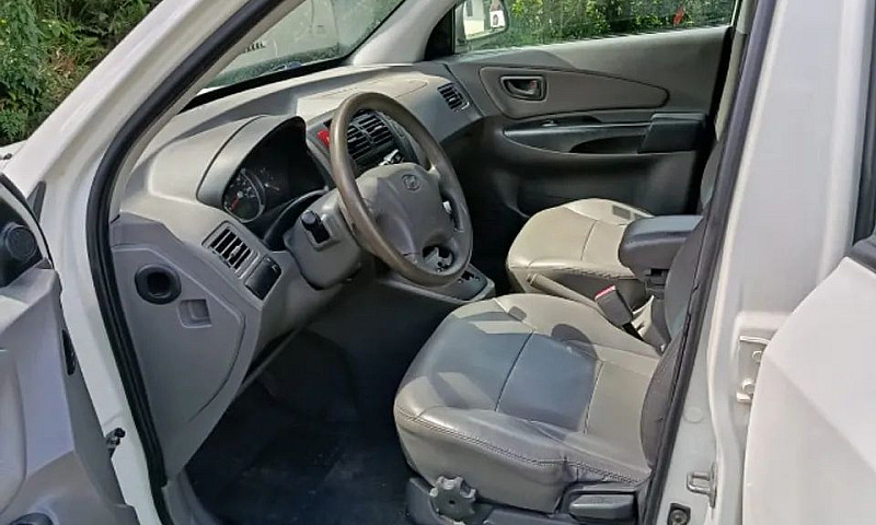 Hyundai Tucson 2.0 1...