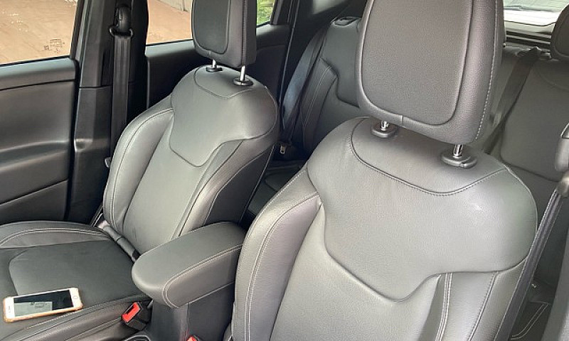 Vendo Jeep Regenade ...