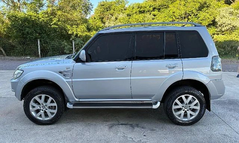 Mitsubishi Pajero Tr...