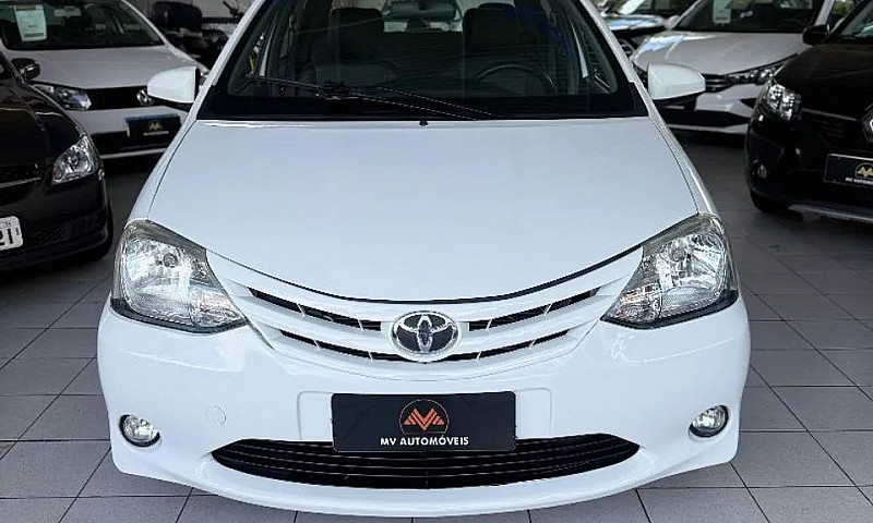 Toyota Etios Xs Seda...