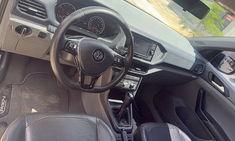 Volkswagen T-Cross 1...