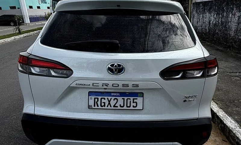 Toyota Corolla Cross...