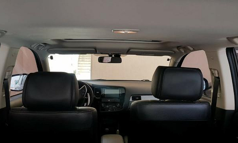 Mitsubishi Outlander...