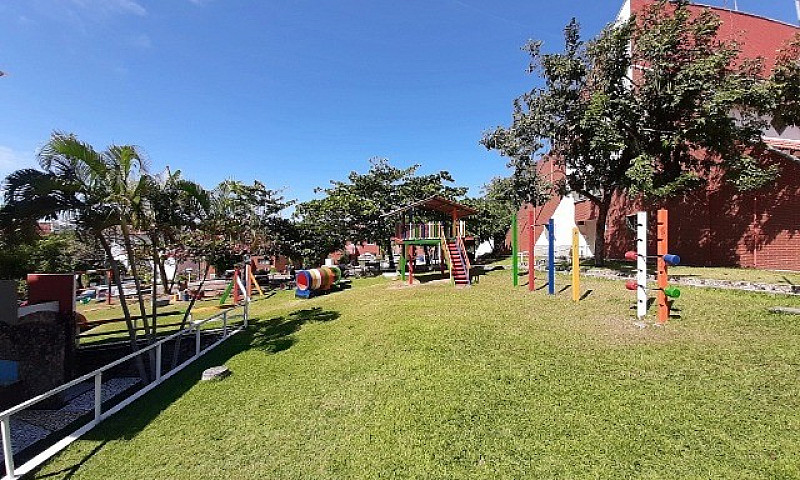 Casa Em Condomínio À...