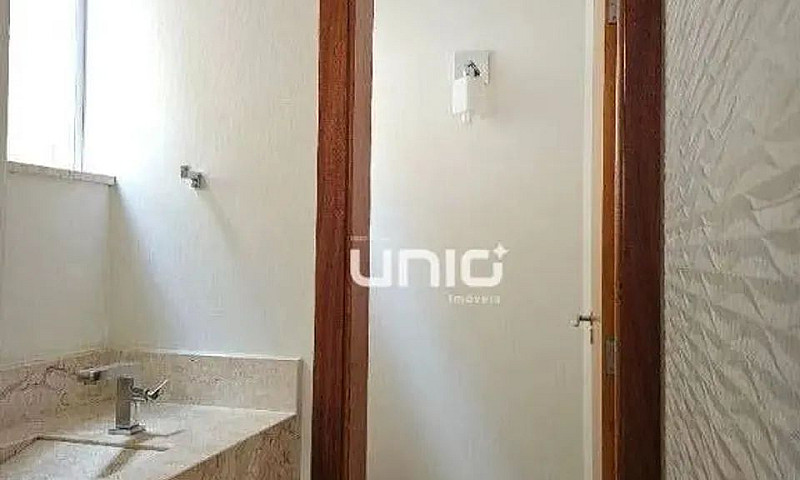 Casa Com 3 Dormitóri...