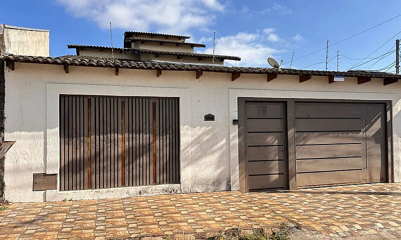 Casa Com 3 Quartos A...