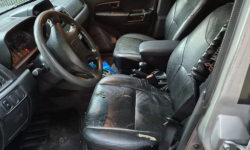 Mitsubishi Pajero Tr...