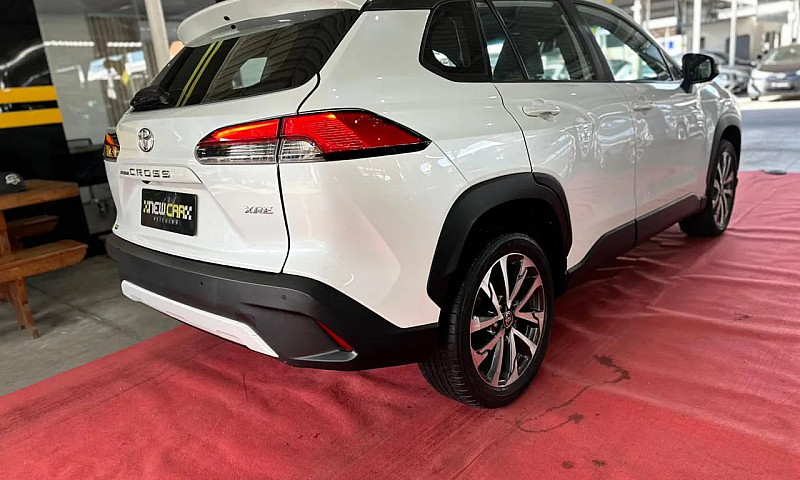 Toyota Corolla Cross...