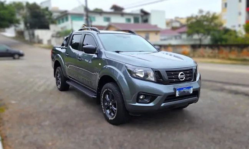 Nissan Frontier Atta...