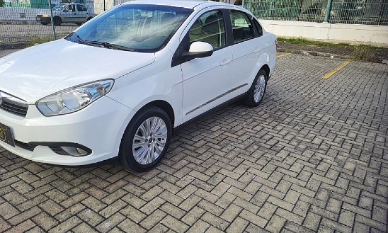 Fiat Siena Essence 1...