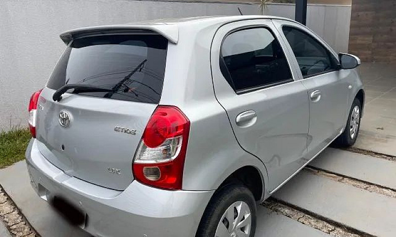 Toyota Etios X 1.3 F...