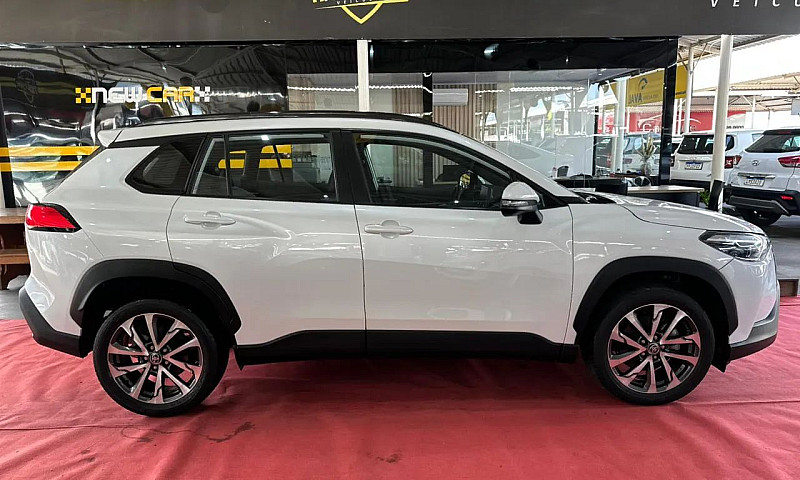 Toyota Corolla Cross...