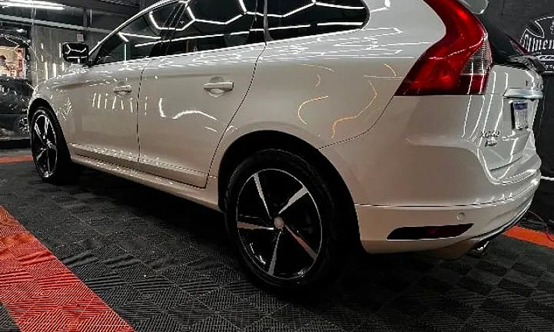 Volvo Xc 60 T-5 R-De...