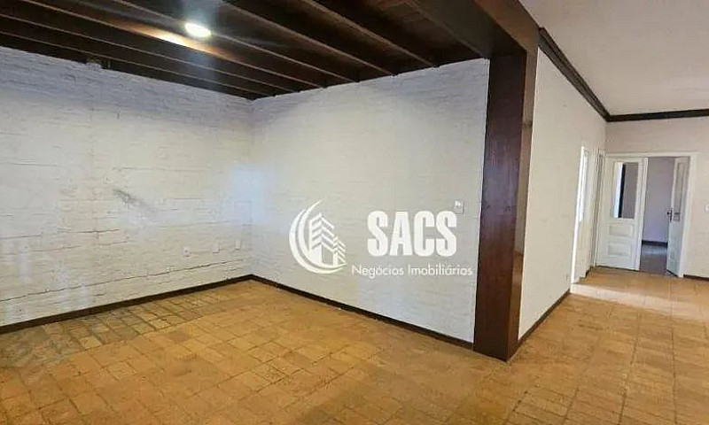 Casa Com 4 Dormitóri...