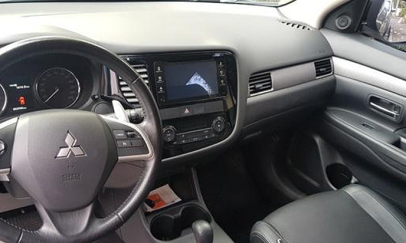 Mitsubishi Outlander...