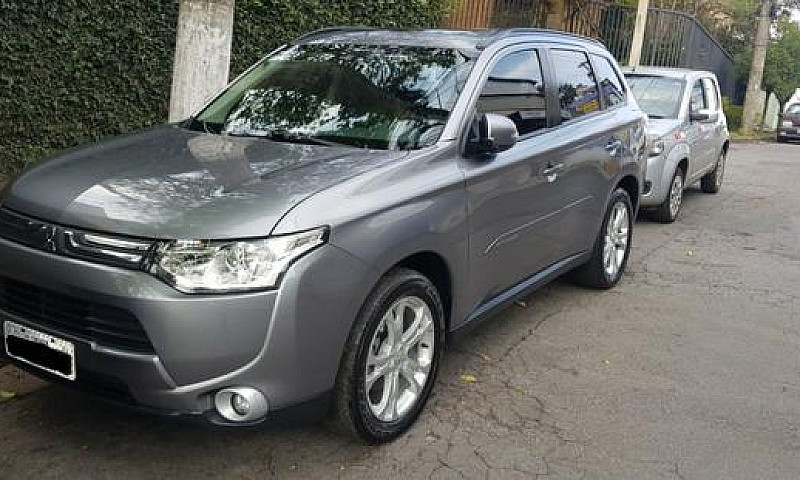 Mitsubishi Outlander...