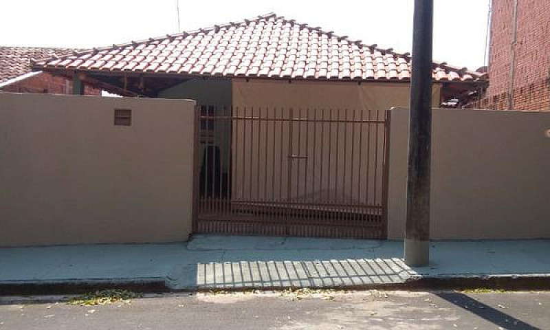 Casa Localizada Em I...
