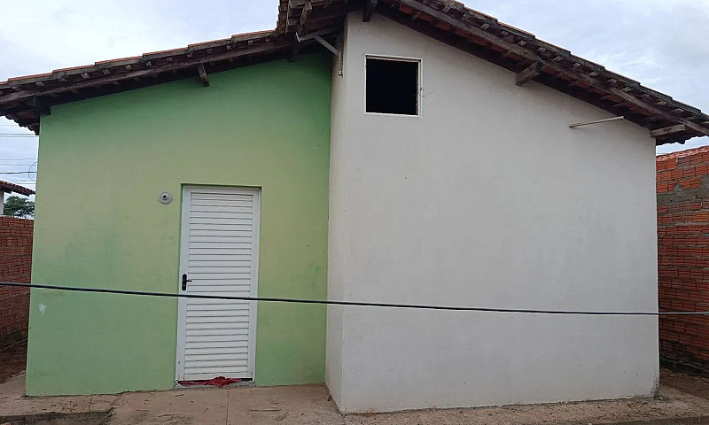 Vende-Se Casa Em Por...