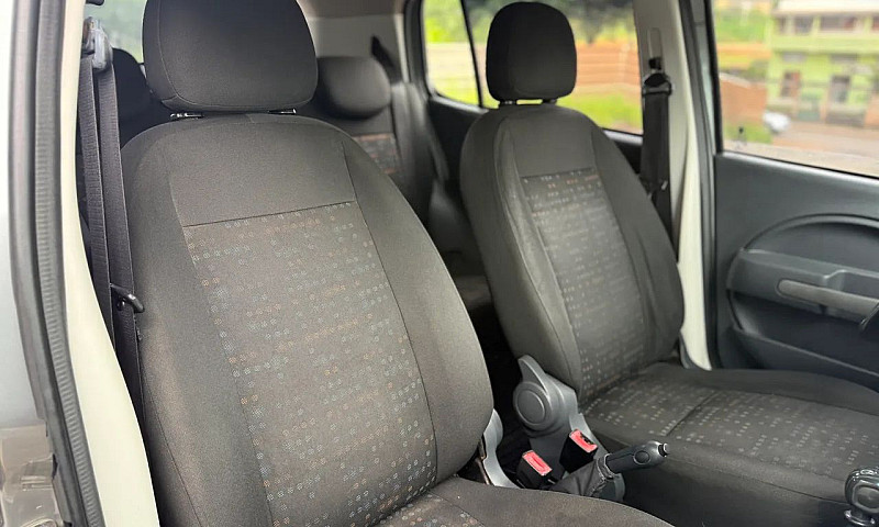 Fiat Uno Vivace Cele...