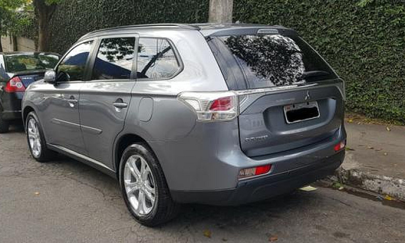 Mitsubishi Outlander...