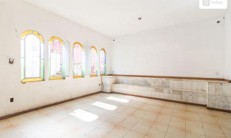 Casa Com 450M² E 7 Q...