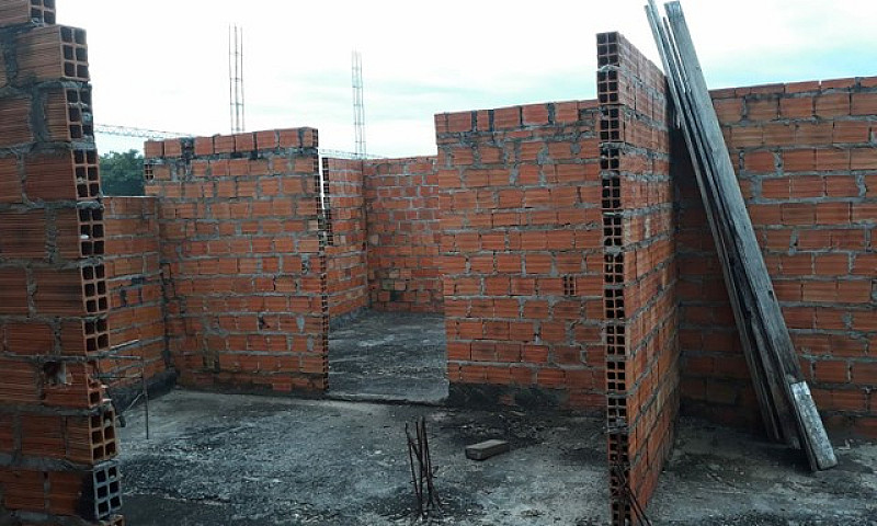 Casa Em Construção ...