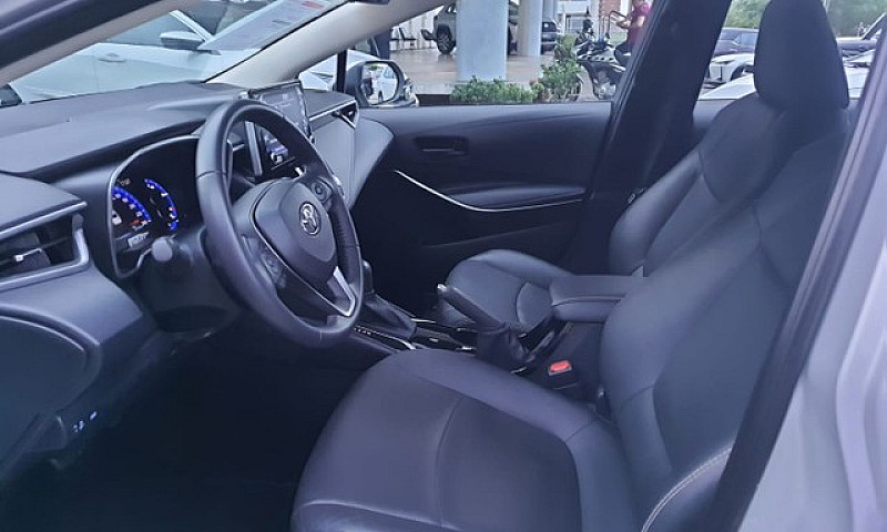 Corolla Altis Híbrid...