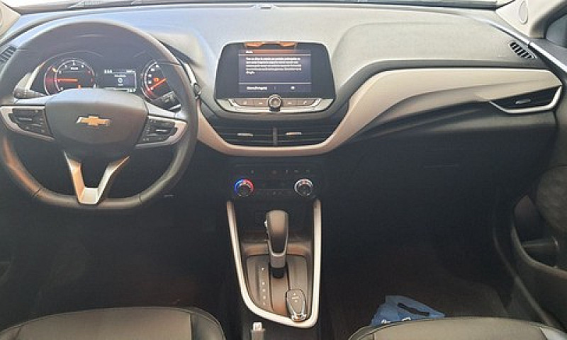 Chevrolet Onix Premi...