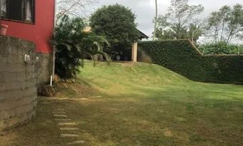 Sobrado Com Ótima Lo...