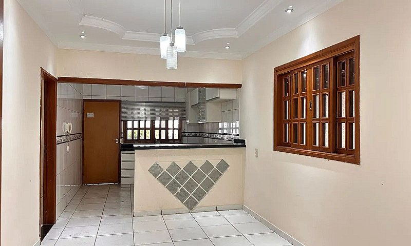 Casa Com 3 Quartos A...